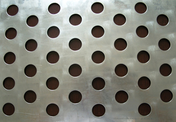 China Customized different hole 1mm Iron plate Galvanized perforated metal mesh leverancier