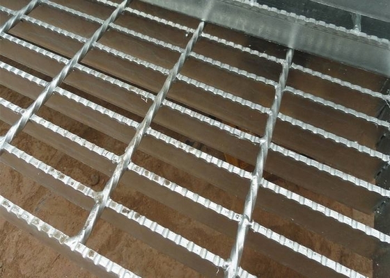 China Gegalvaniseerde Getande Staalgrating voor het Materiaal van de Vloerplaat Q235low Cardon leverancier