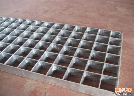 China De druk sloot de Metaal Gegalvaniseerde Raspende Zilveren Vlakke Bar van Electroforged leverancier