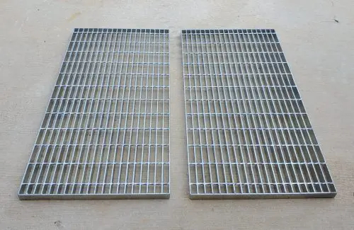 Heavy Duty Steel Grating Plate Gi Steel Serrated Grating Mesh for Drainage Factory Price