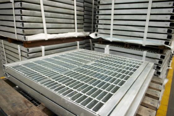 Zware 19W4 Aluminium, gegalvaniseerd staal, roestvrij staal, catwalk dek vloer staal staaf rooster afvoer loopgraaf dekking Prijs voor looppad platform