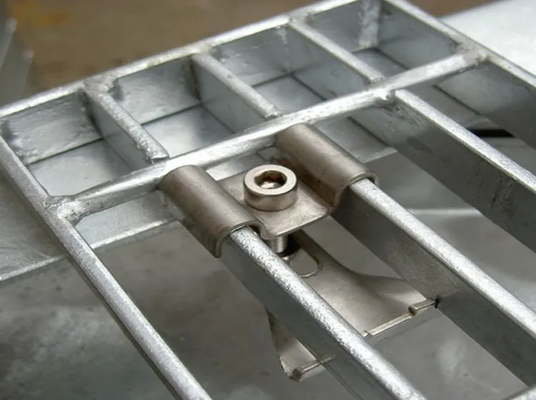 Type SL Swage-Locked Steel Bar Grating Used in Floors, Walkways, Platforms and Bridge Decking