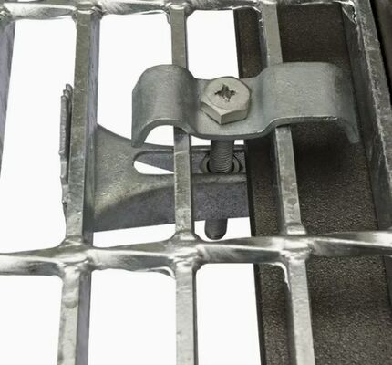 Hot Dip Galvanized Steel Bar Grating met hoge sterkte en gezweefd oppervlak voor zware toepassingen