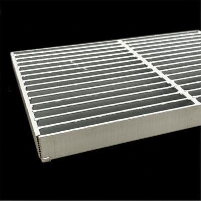 Gezweefd gegalvaniseerd stalen rooster met 20x3 dragerbalk voor platformdrenage en loopgraven