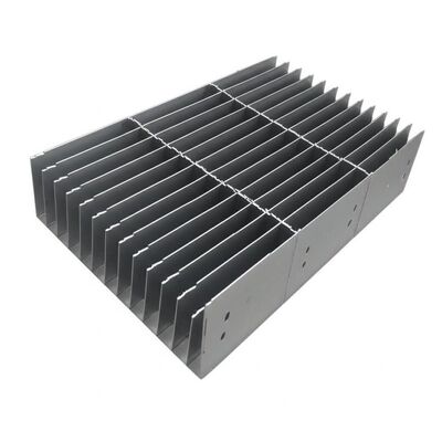 Hot DIP gegalvaniseerde staaltrappen met 25 x 3 tot 100 x 8 lagers en ANSI/NAAMM-standaard voor trappen