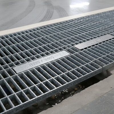 Zware galvaniseerde stalen rooster met Q235 / Q345 / SS304 / SS316 materiaal voor zelfrijdende parkeerplaats