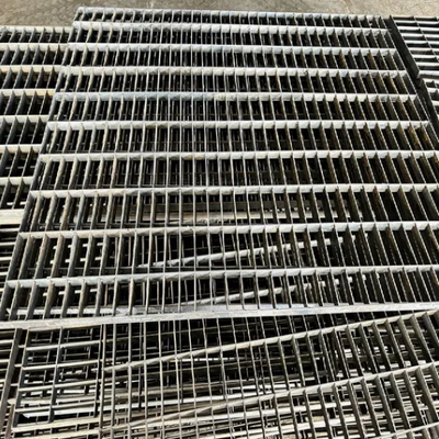 CE-Certified Hot-Dip Galvanized Steel Grating with Customizable Sizes for Outdoor Construction