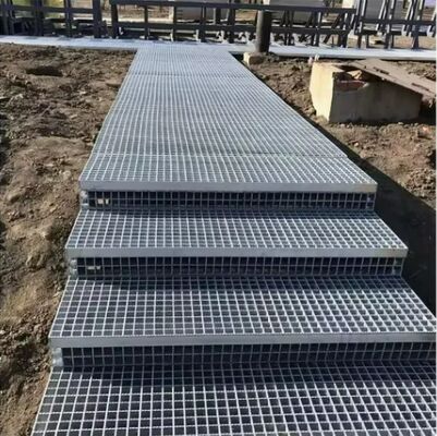 OEM aangepaste warmgegoelde gegalvaniseerde stalen rooster met getinte staven en 25x3 dragerstaaf voor industriële platforms