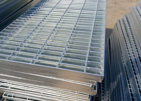 Vrije Grating van het Steekproefstaal van de het Lagerbar van de Afvoerkanaaldekking Hete Ondergedompelde Gegalvaniseerde Hoogte 30mm