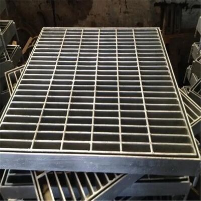 Hot-DIP gegalvaniseerd koolstofstaal rooster - Duurzaam buiten metalen rooster voor zware lasten
