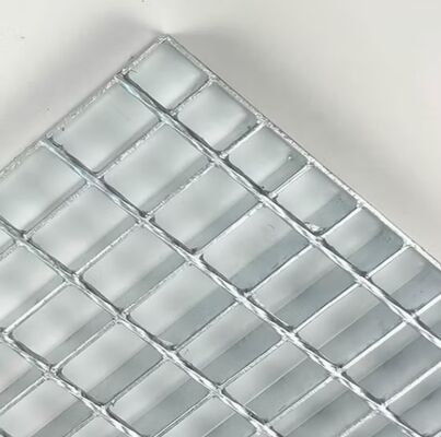 Thermisch verzinkte, gekartelde stalen rooster met 25x3 draagstaven voor industriële platforms